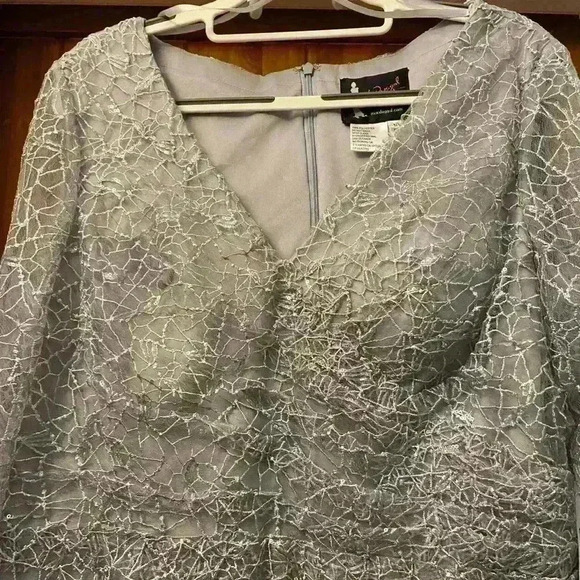 Mac Duggal Long Sleeve V Neck Midi Dress in Platinum 12408 Size 14 NWT - Picture 3 of 14